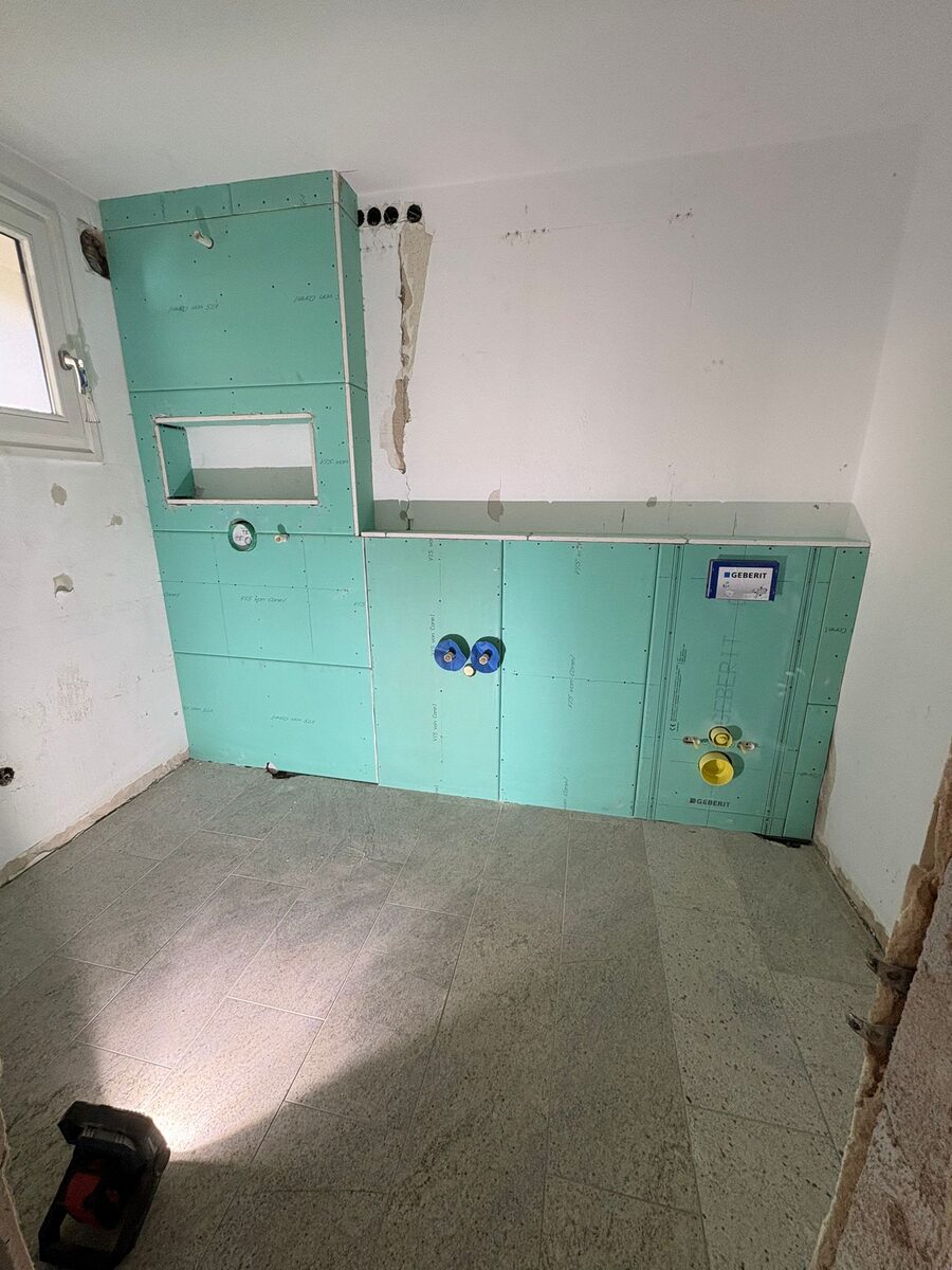 Geberit-Vorwandelement und Trockenbau mit Bauplatten