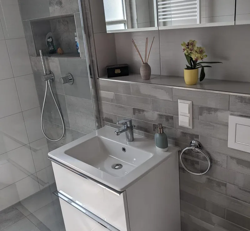 Badplanung für ein innenliegendes Badezimmer in Hannover